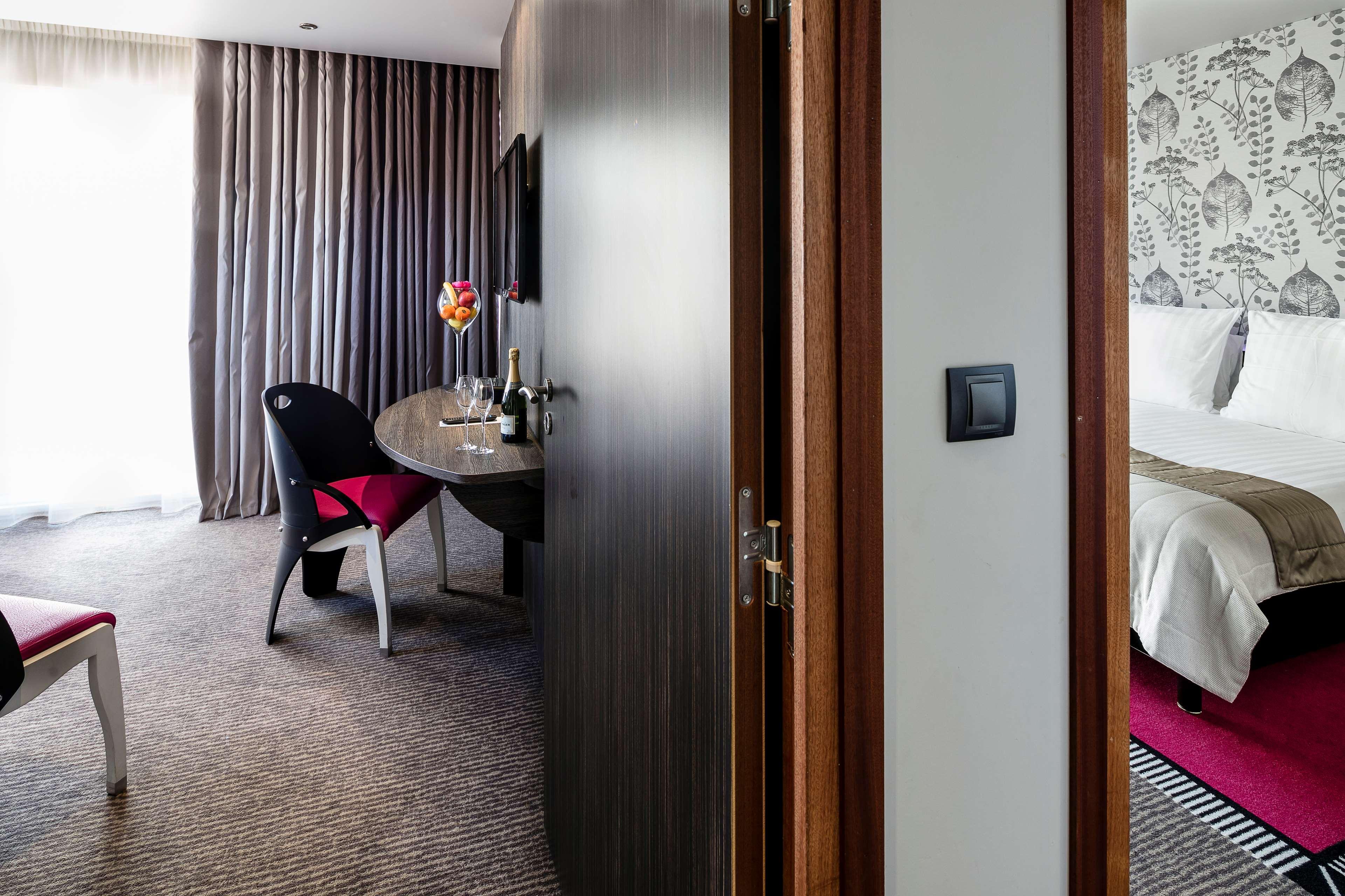 Best Western Premier Le Patio Des Artistes Wellness Jacuzzi Cannes Exterior foto